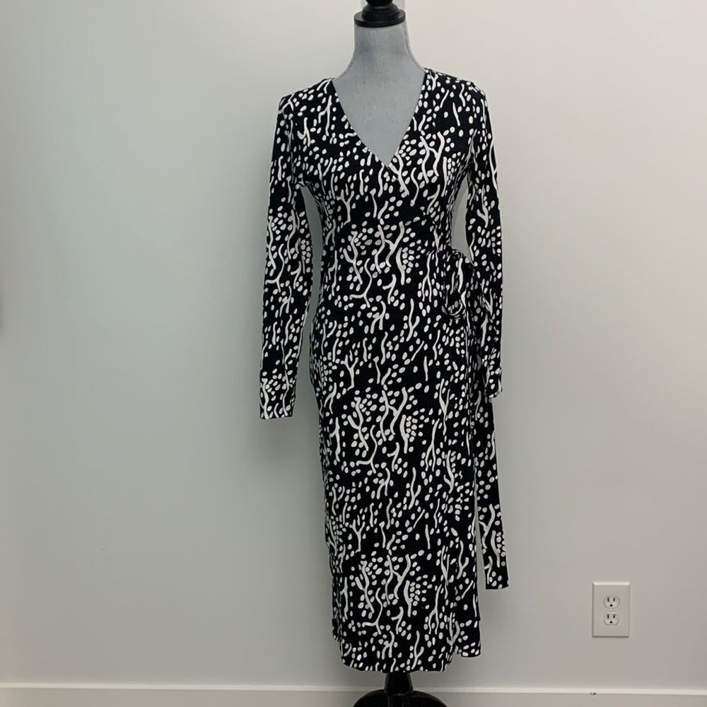 DIANE Von Furstenberg xTarget timeless wrap dress long sleeves black/white sz S